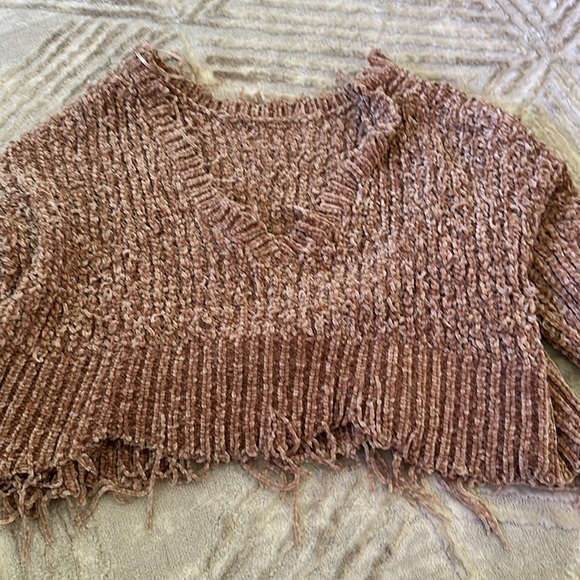 Tan sweater - Picture 2 of 3